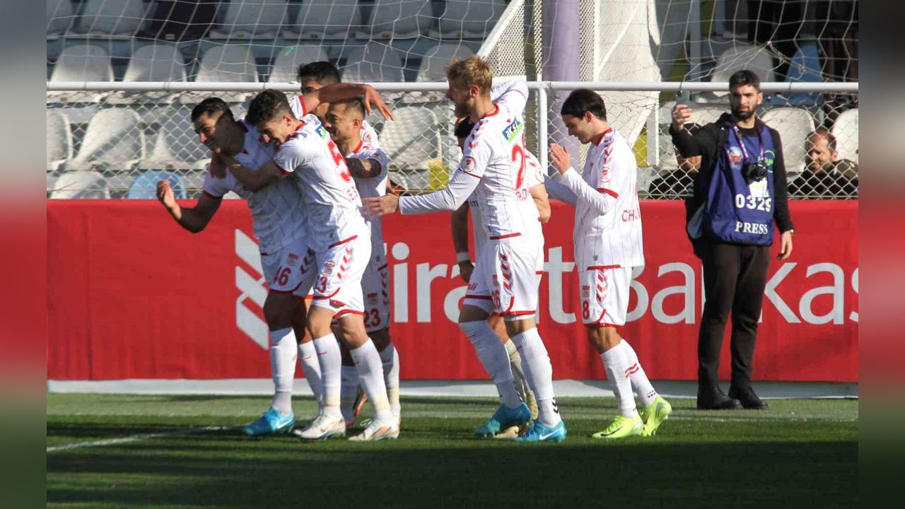 Sivasspor, Ankara Keçiörengücü'nü 4-1 Mağlup Etti: Ziraat Türkiye Kupası