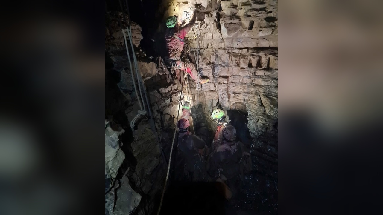 Araştırmacı, İtalya'daki Mağarada 75 Saat Sonra Kurtarıldı