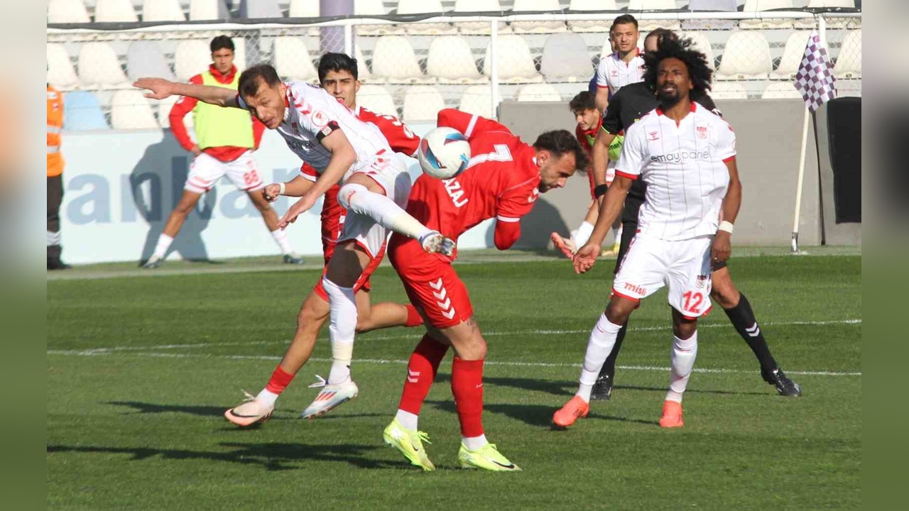 Sivasspor, Ziraat Türkiye Kupası'nda Ankara Keçiörengücü'nü 4-1 Mağlup Etti