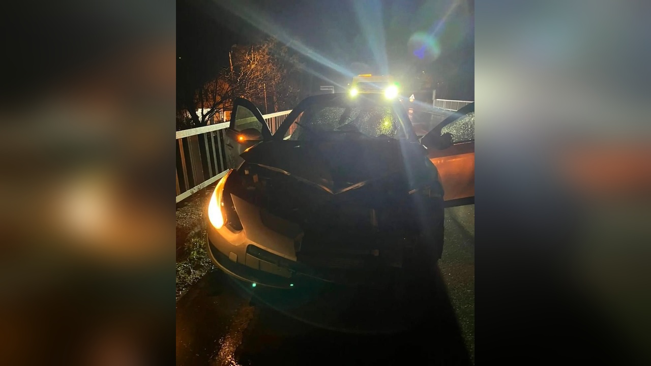 Otomobil Kazasında Bir Kişi Hayatını Kaybetti, Diğeri Yaralandı