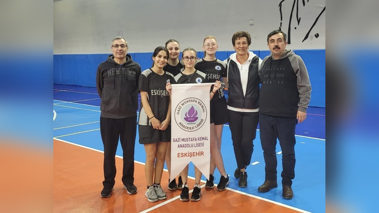 Masa Tenisi Şampiyonluğu Gazi Mustafa Kemal Anadolu Lisesi'nin