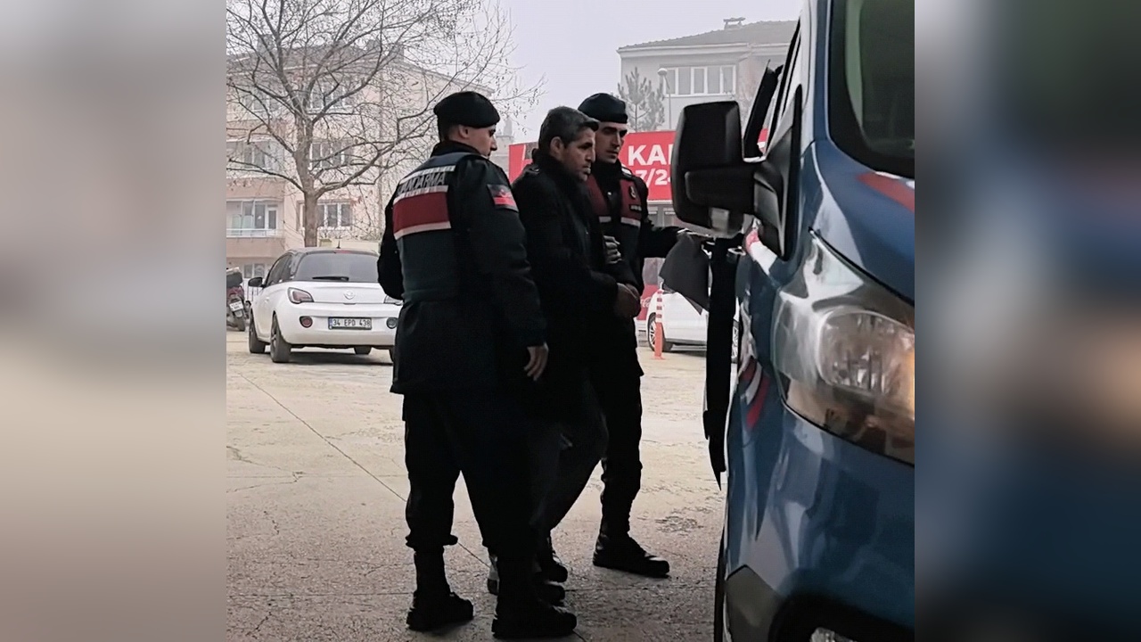 Eski Polis Fabrikada Yakalandı