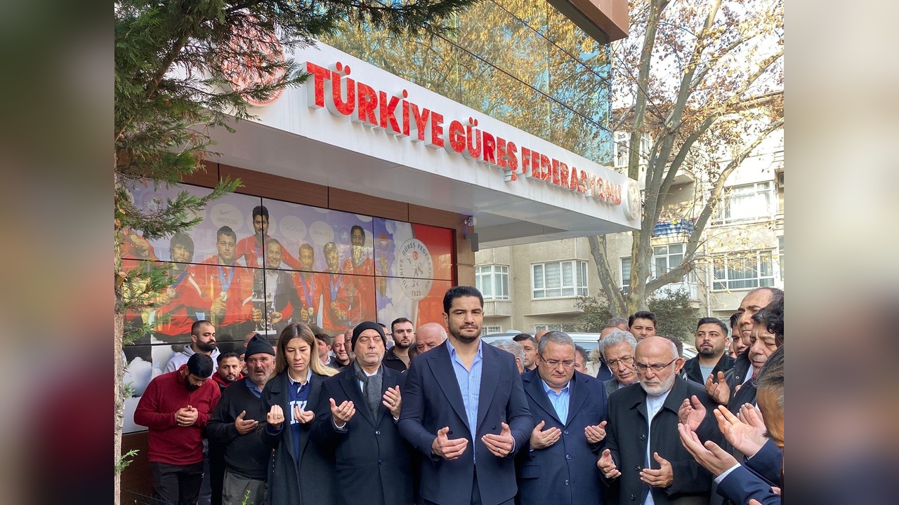 Taha Akgül Yeni Başkan Oldu