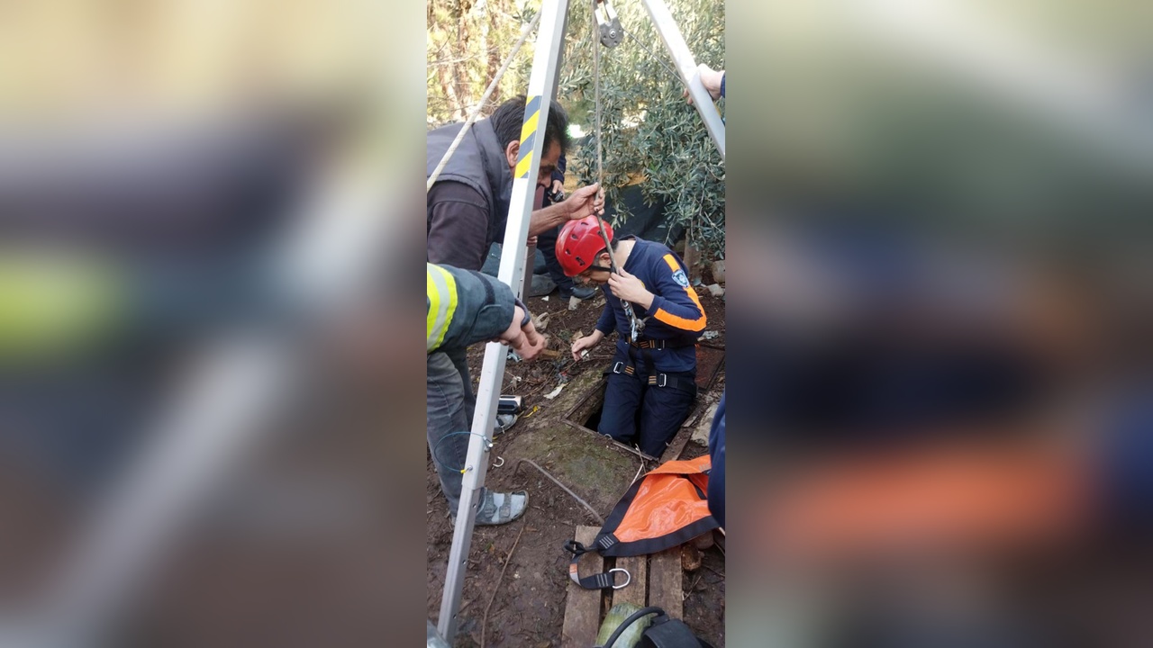 Kuyuya Düşen Kişi İtfaiye Ekiplerince Kurtarıldı