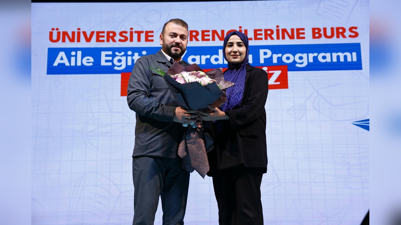 Üniversite Öğrencilerine Burs Desteği