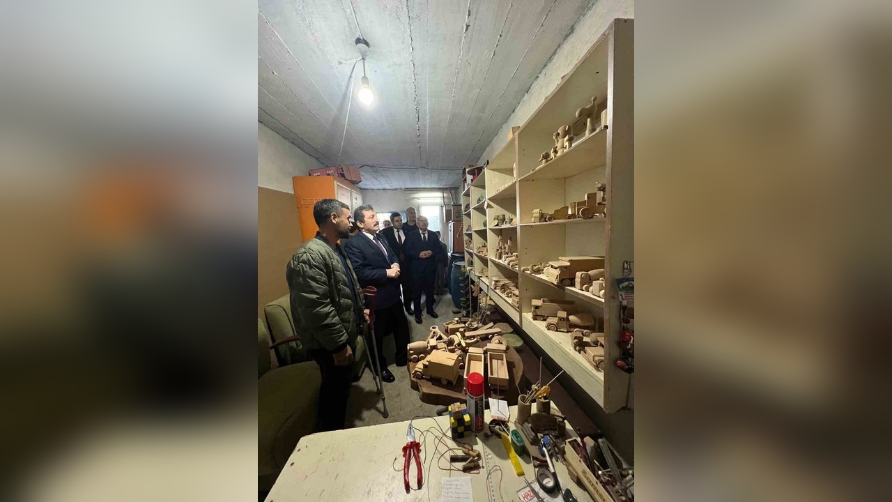 Vali Tavlı, Genç Çiftin Ahşap Oyuncak Başarısını Kutladı