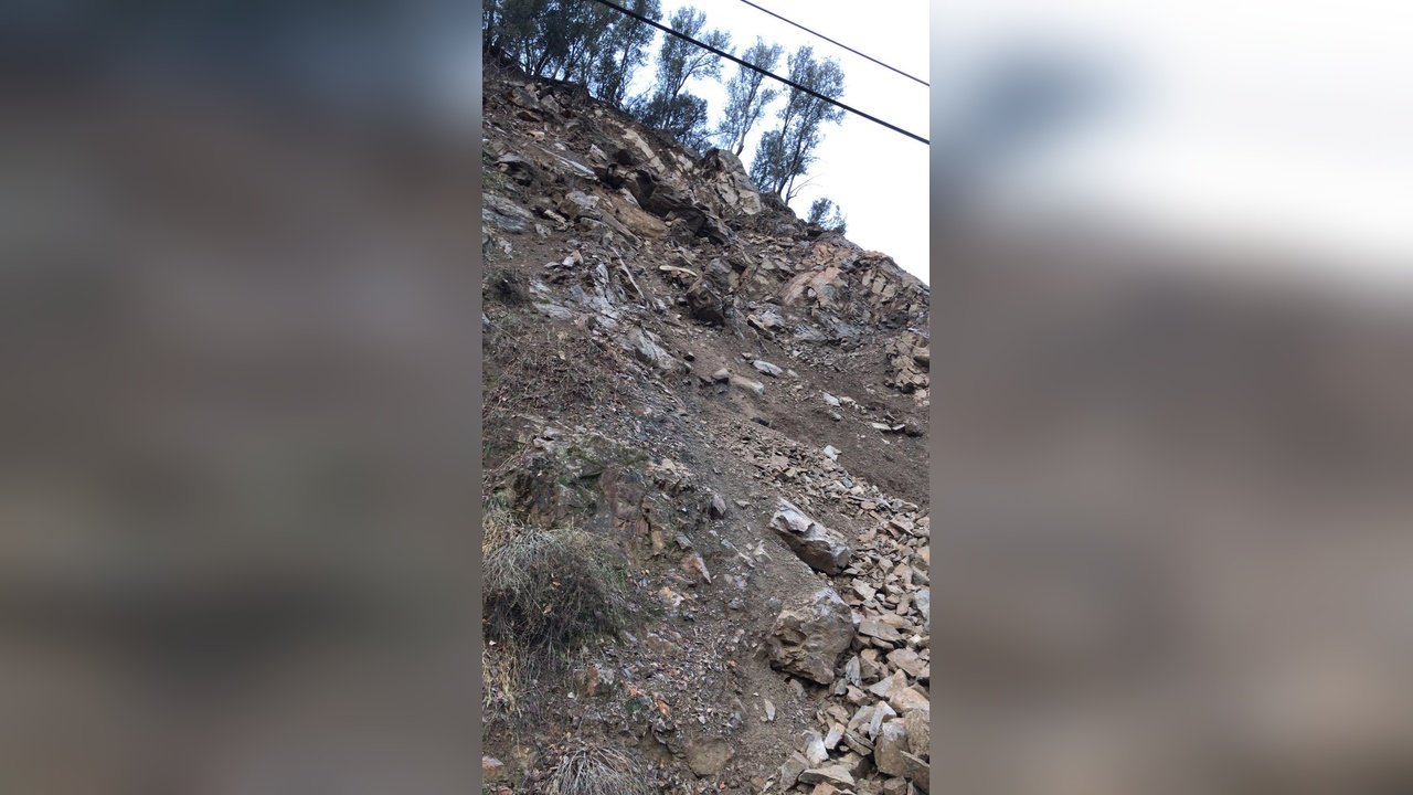 Yusufeli'nde Yol Kapanması ve Borçka'daki Heyelan Görüntüleri