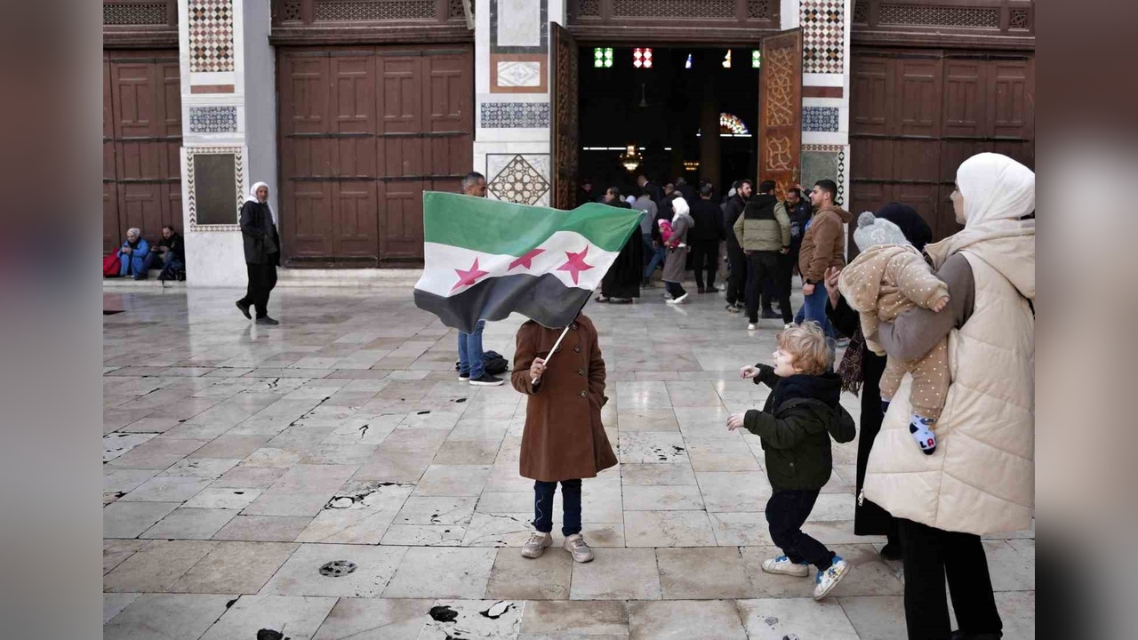 Hafız Esad'ın İsmi Emevi Camii'nden Silindi