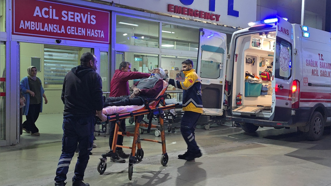 Adana'da Trafik Kazası: Altı Kişi Yaralandı