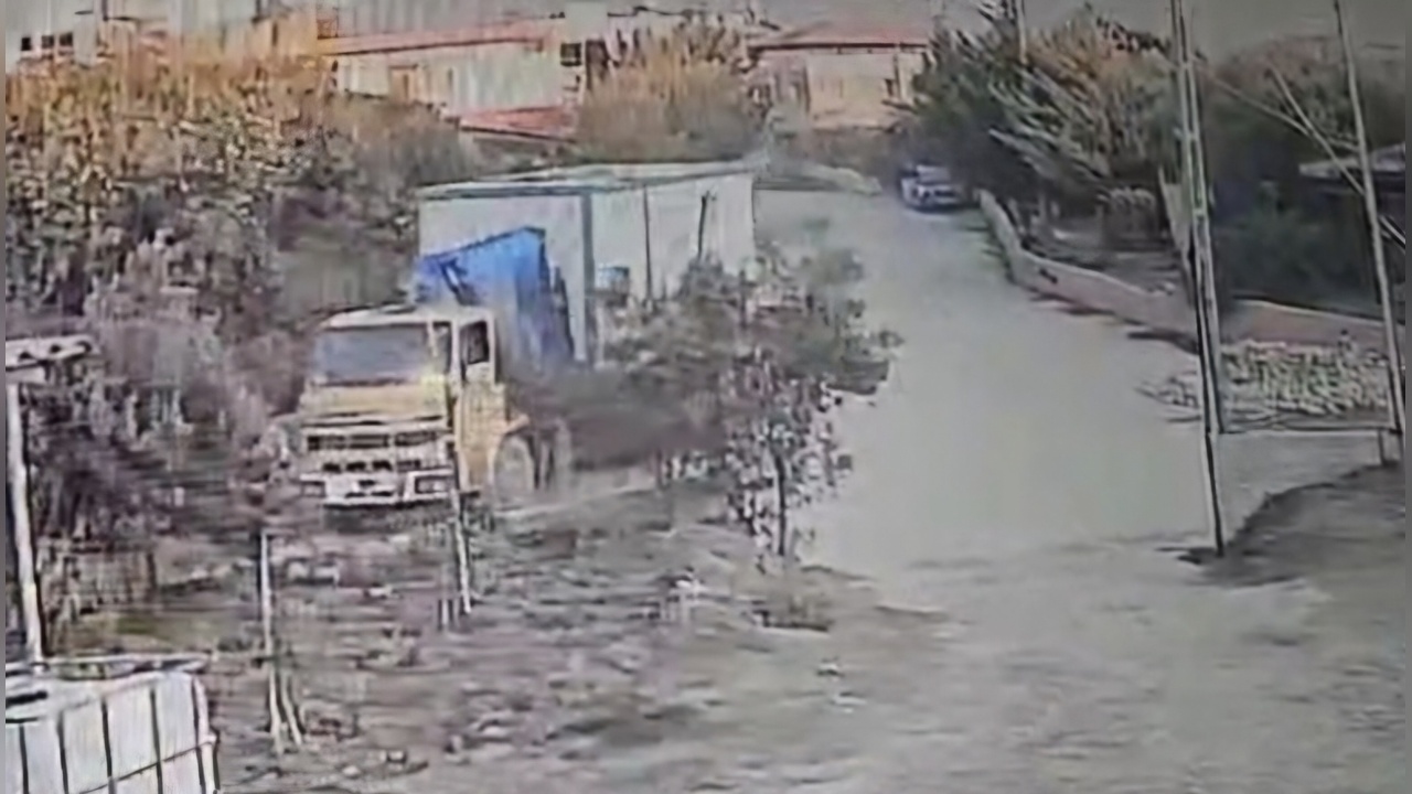 Güvenlik Kamerasında Konteyner Hırsızlığı Görüntülendi