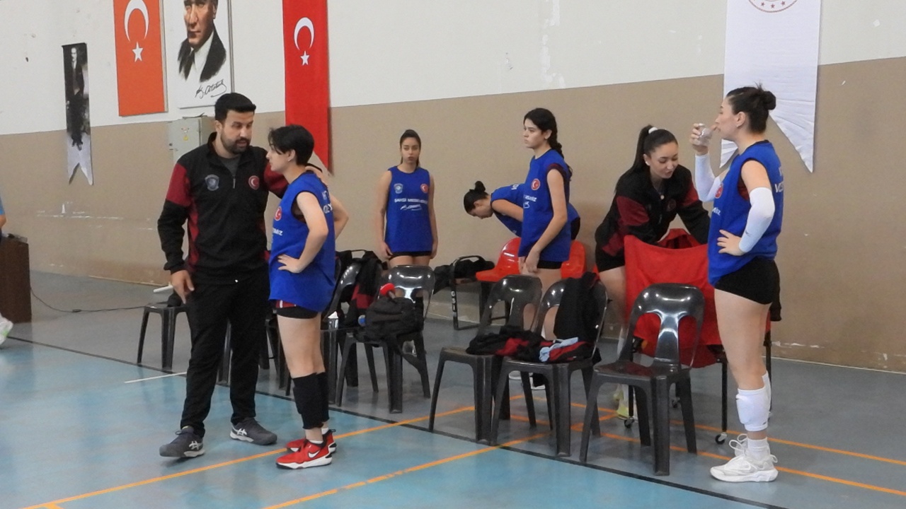 Voleybol Takımı Şampiyonluk Hedefinde