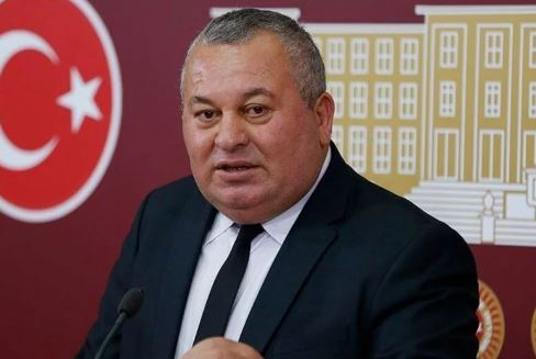 Cemal Enginyurt'tan hüzünlü paylaşım: "Sevdiğiniz ne varsa kıymetini bilin"