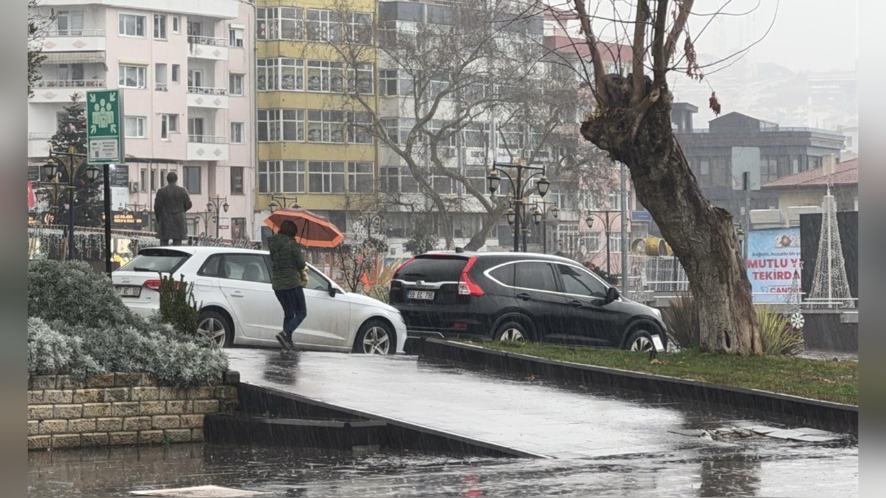Tekirdağ'da Şiddetli Yağışlar Hayatı Olumsuz Etkiledi