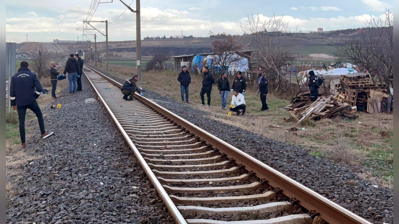 Tren Kazasında Hayatını Kaybeden Birey