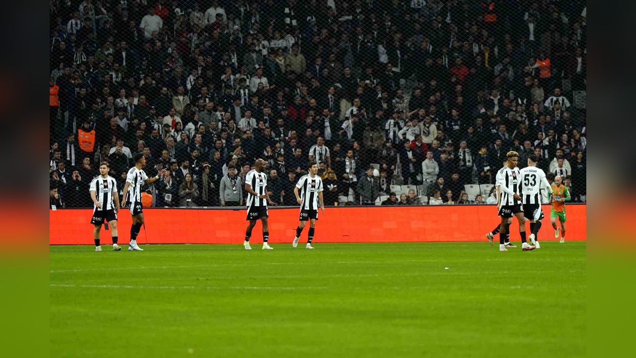 Beşiktaş'ta Olumsuz Süreç Sürüyor