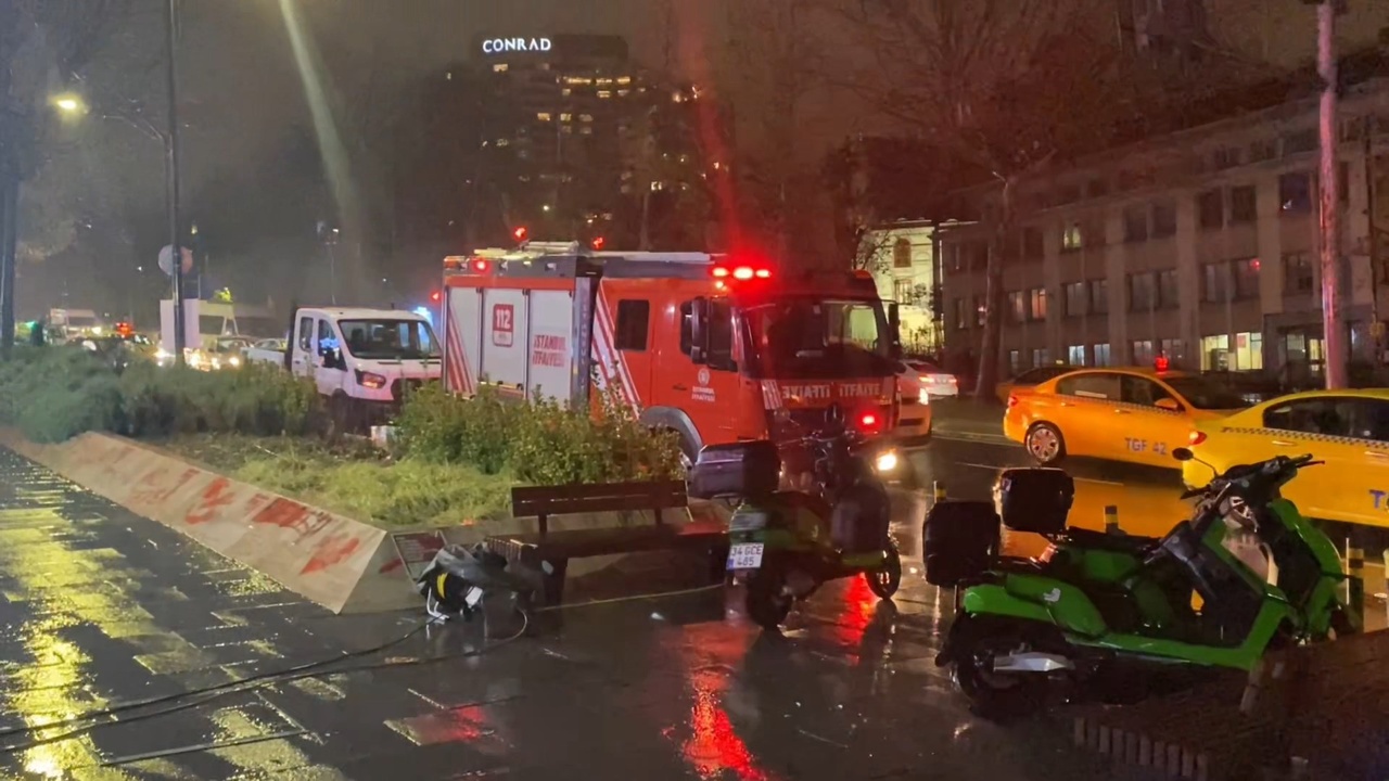 İstanbul'da Sağanak Yağışlar Hayatı Olumsuz Etkiledi