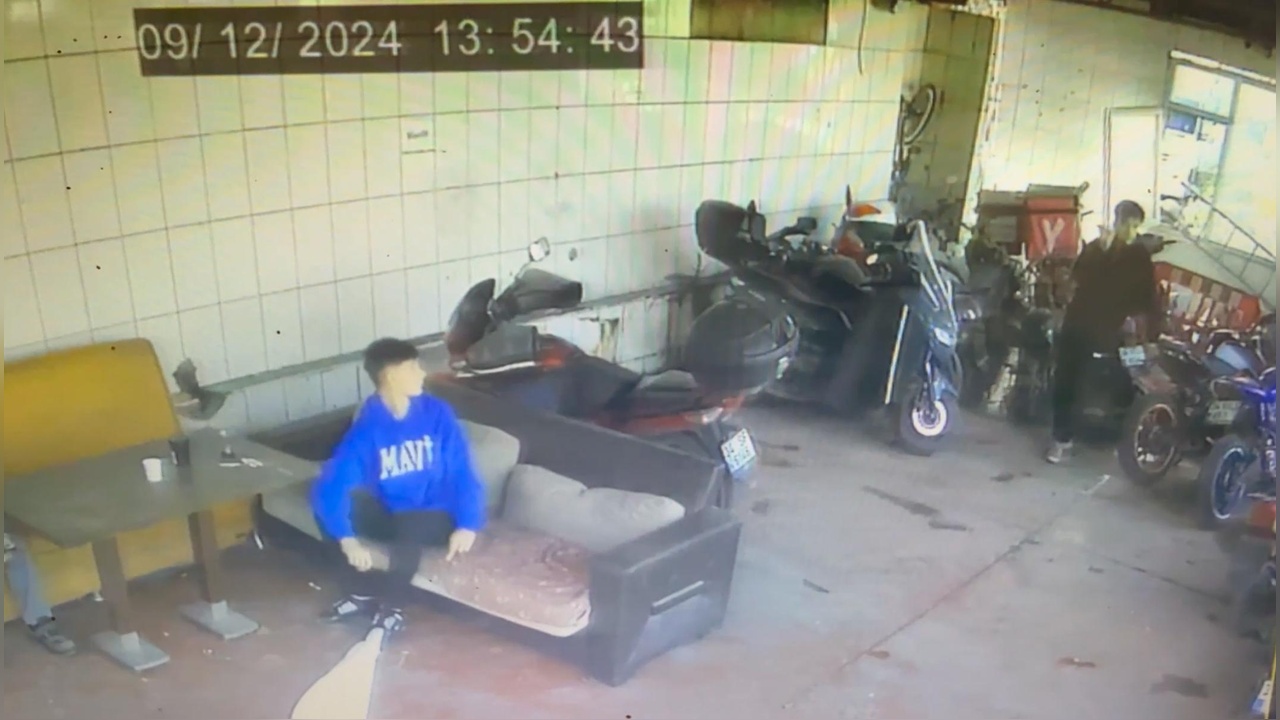 Kağıthane'de Otoparkta Hırsızlık Anları Kamerada