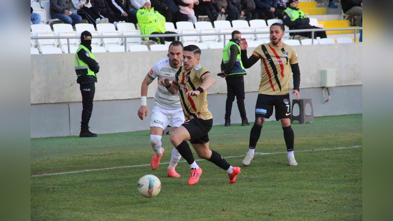 Vanspor FK, Karaman FK'yi Mağlup Etti