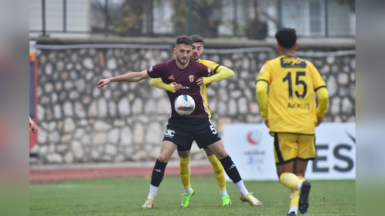 Beraberlik Maçı: İnegölspor ve Adana 01 FK Eşit Kaldı
