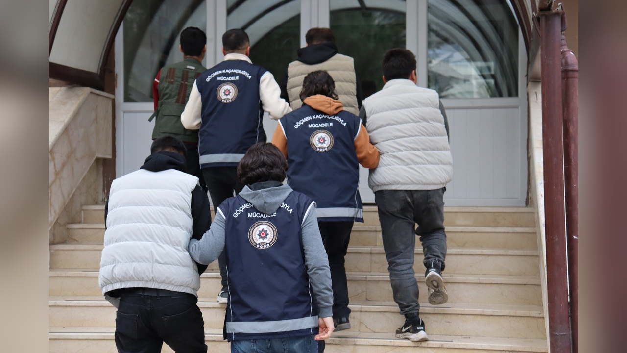 Kaçak Göçmenlere Yönelik Operasyon: 4 Yakalandı, 2 Gözaltında