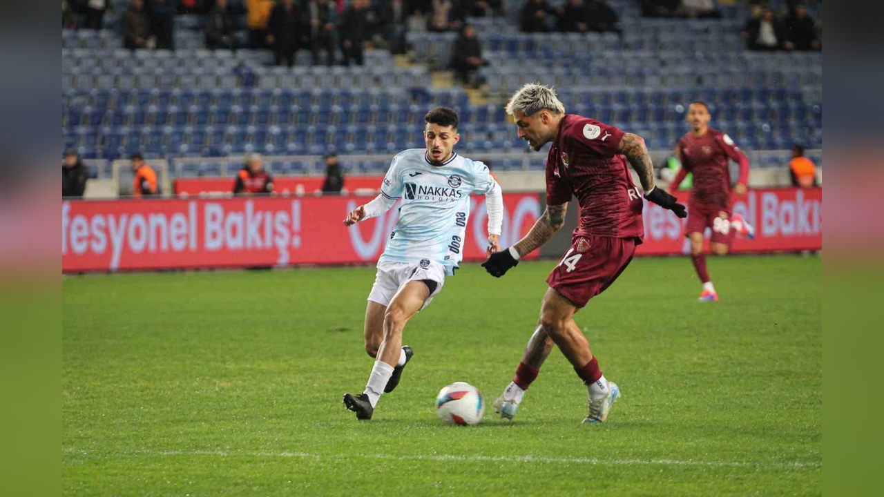 Hatayspor, Adana Demirspor'u İlk Yarıda Geçti