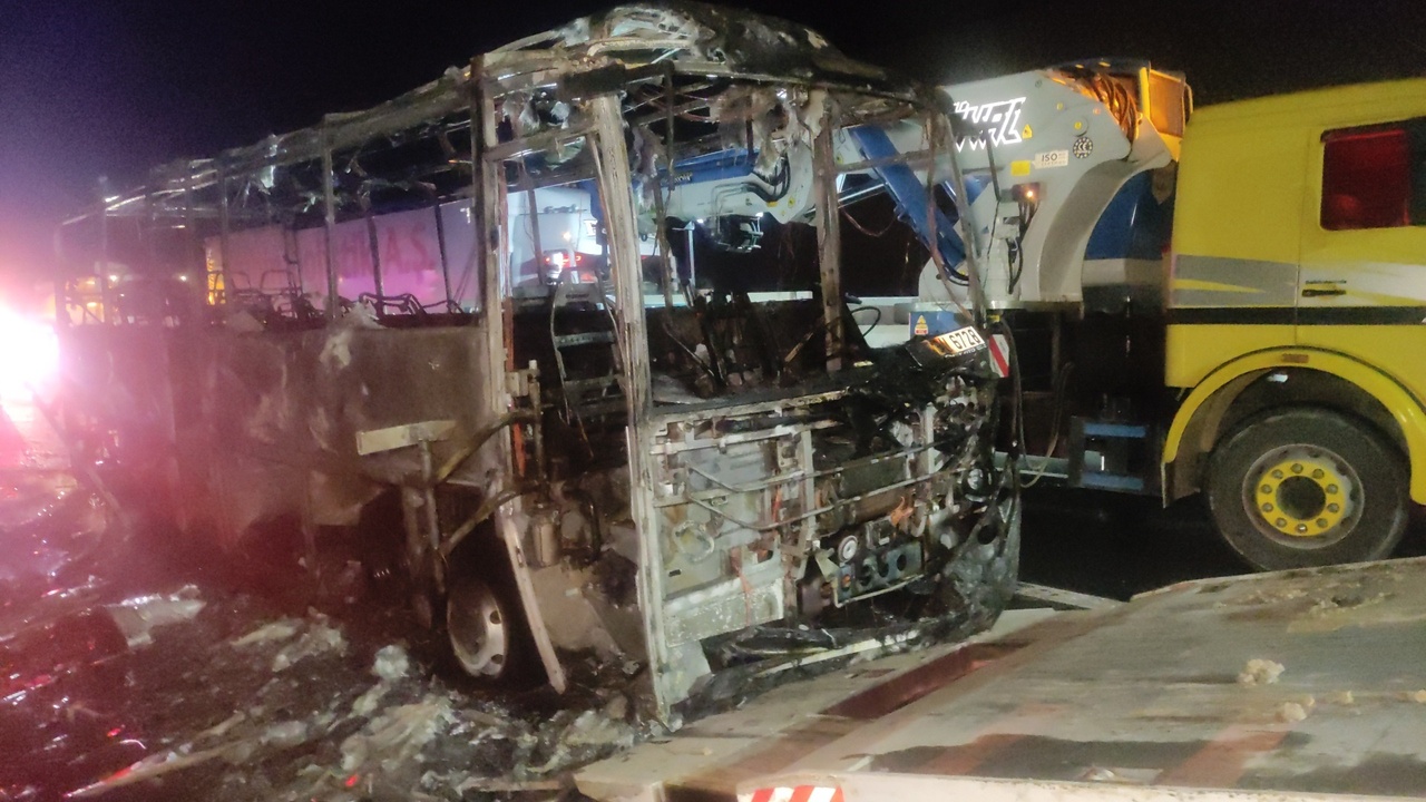 Turist Midibüsü Seyir Halindeyken Alev Aldı