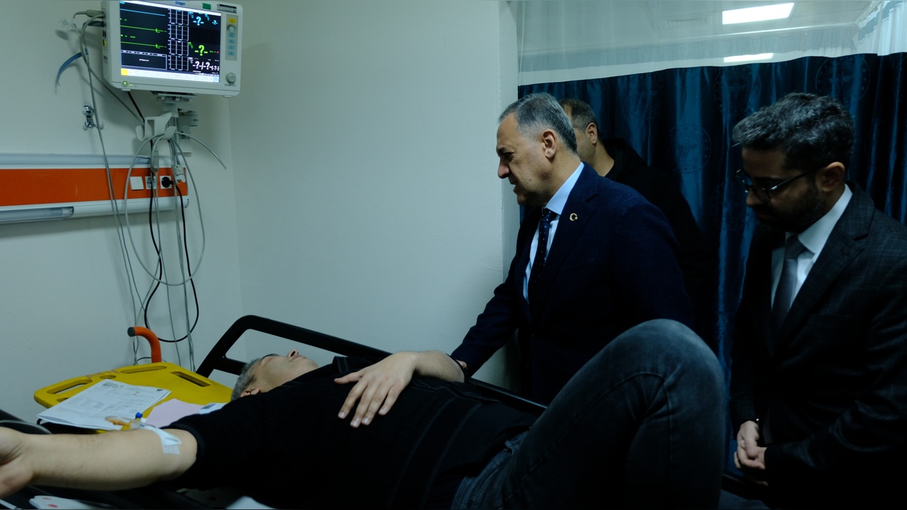 Yolcu Otobüsü Devrildi: Doktor Çifti Hayatını Kaybetti