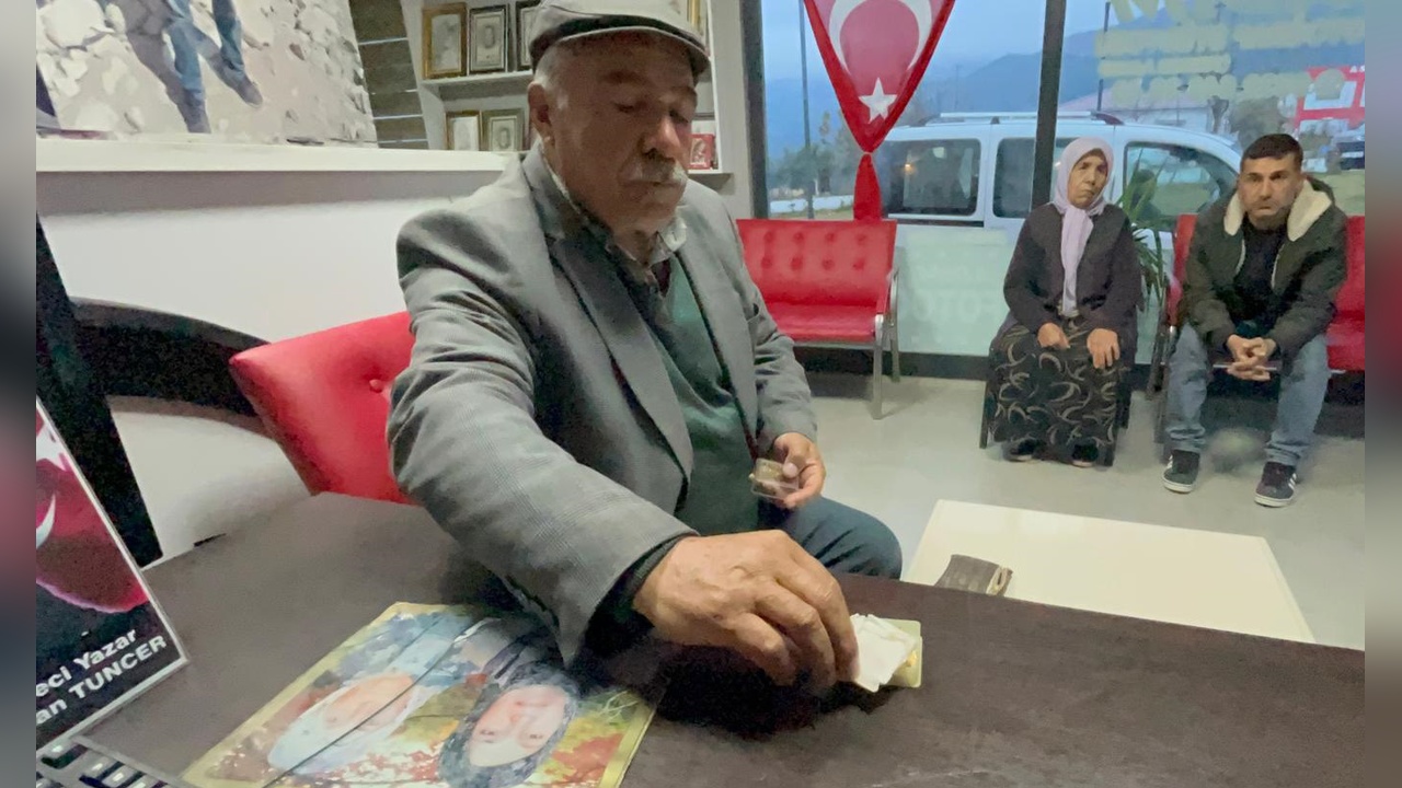 Sattığı Dolapta Bulunan Altınlar Depremzedeyi Şaşırttı