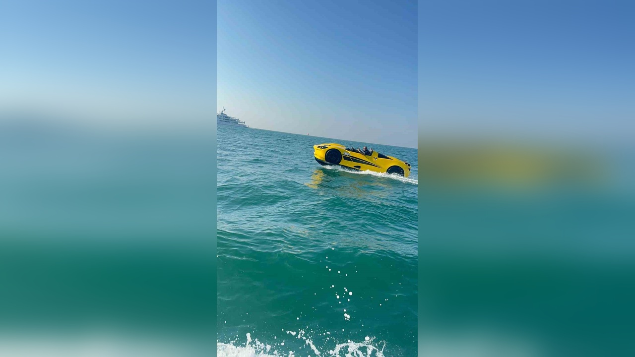 Ferrari Tasarımlı Jet Ski Dubai'de Göz Kamaştırdı