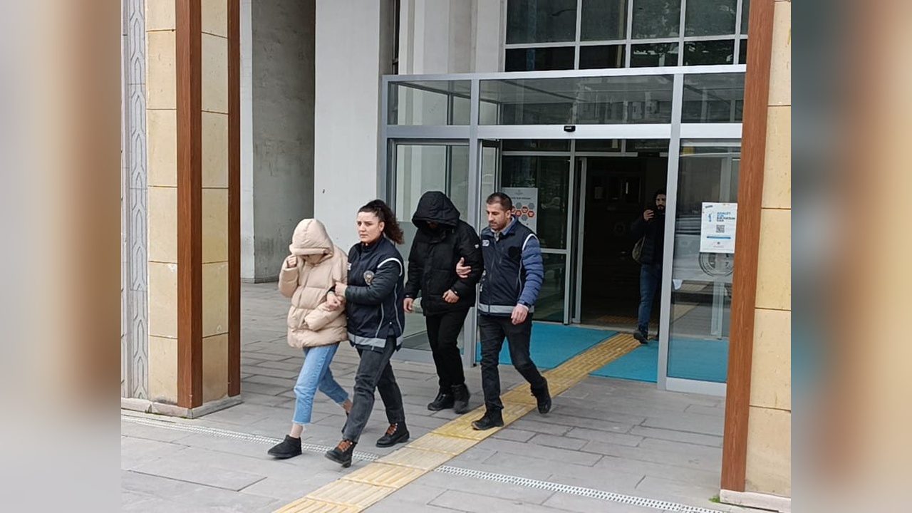 Kaçak Göçmen Taşıyan Sürücü ve Nişanlısı Gözaltına Alındı