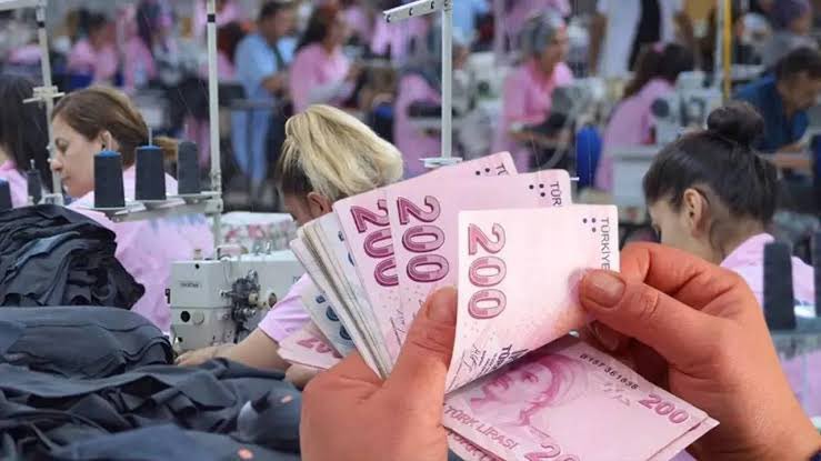 Asgari ücret açlık sınırında! Tepkiler çığ gibi büyüyor!