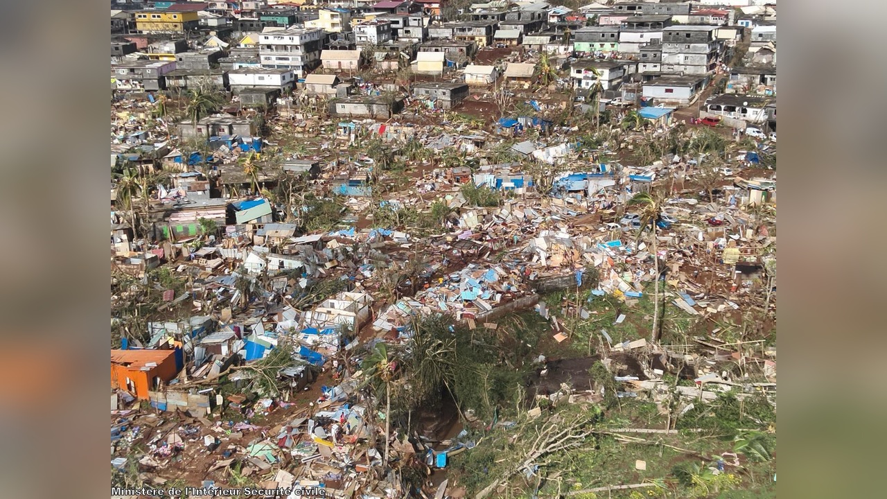 Chido Kasırgası'nın Mayotte'deki Etkileri Artıyor