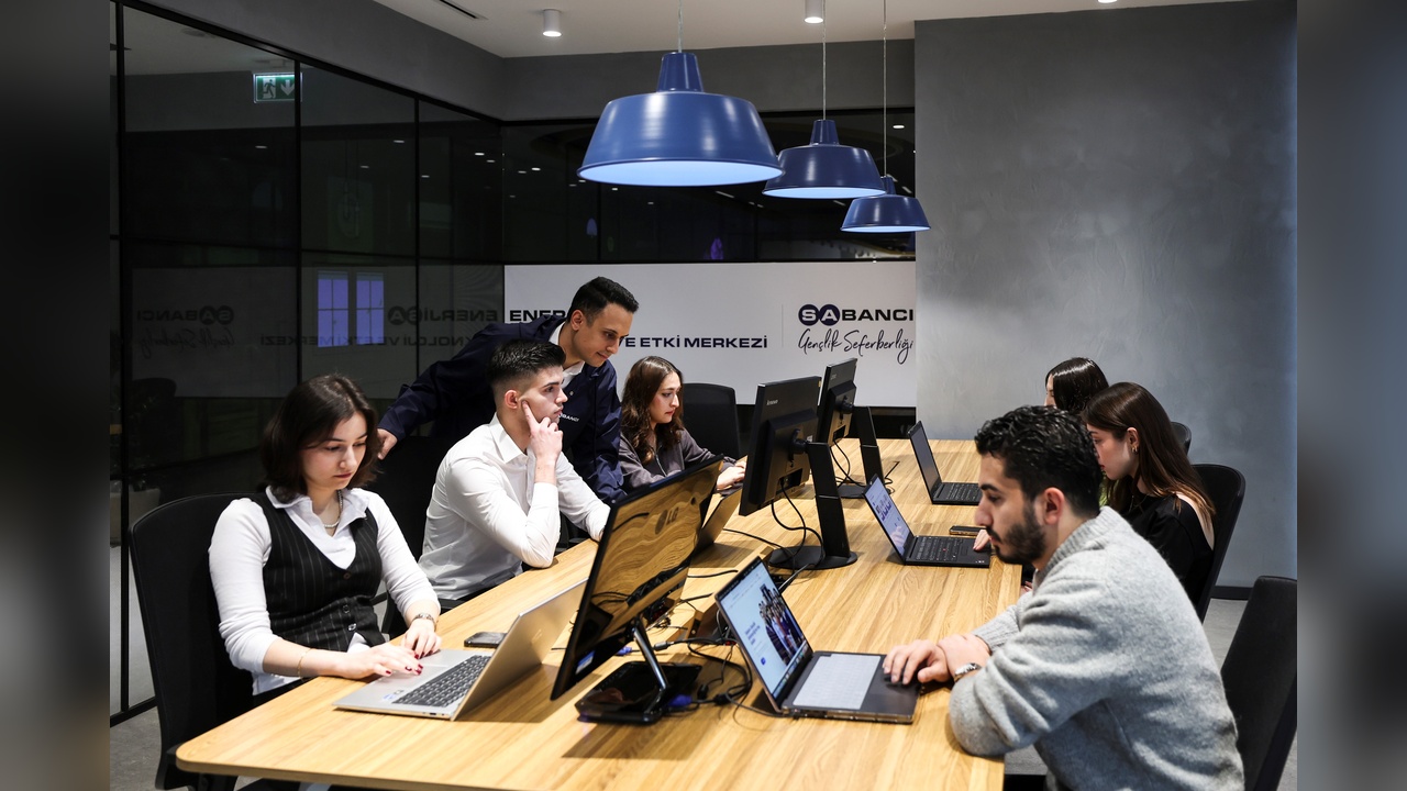 Enerjisa'dan Üniversite Öğrencilerine Kapı Açıldı