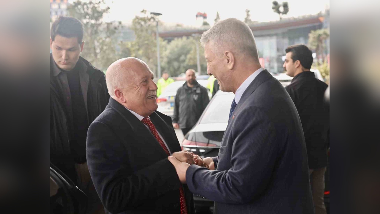 Bakan Bolat ve Amour'dan Ticaret Görüşmesi