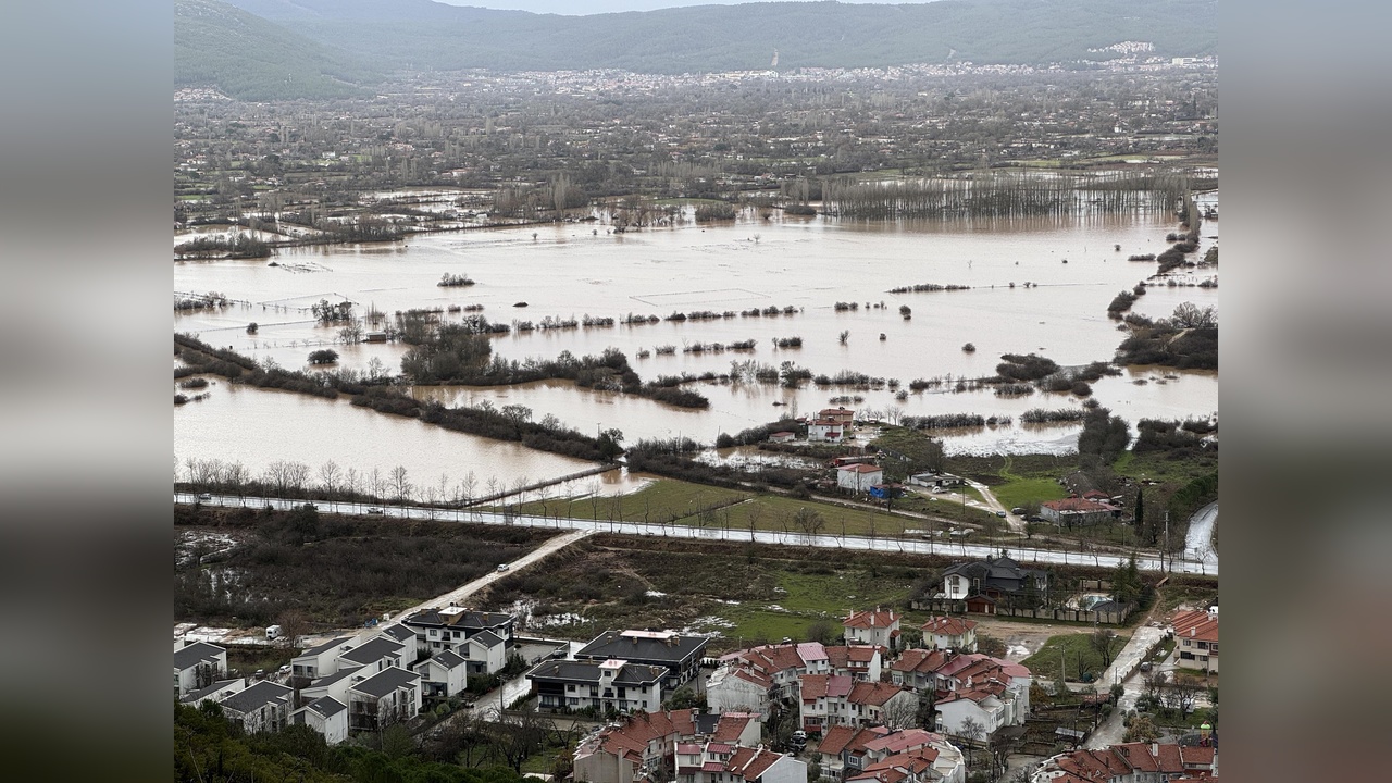 Muğla'daki Tarım Arazileri Sel Suyuna Kapıldı