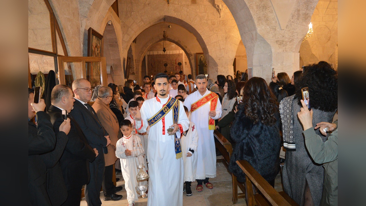 Süryani Toplumu Mardin'de Doğuş Bayramı'nı Coşkuyla Kutladı
