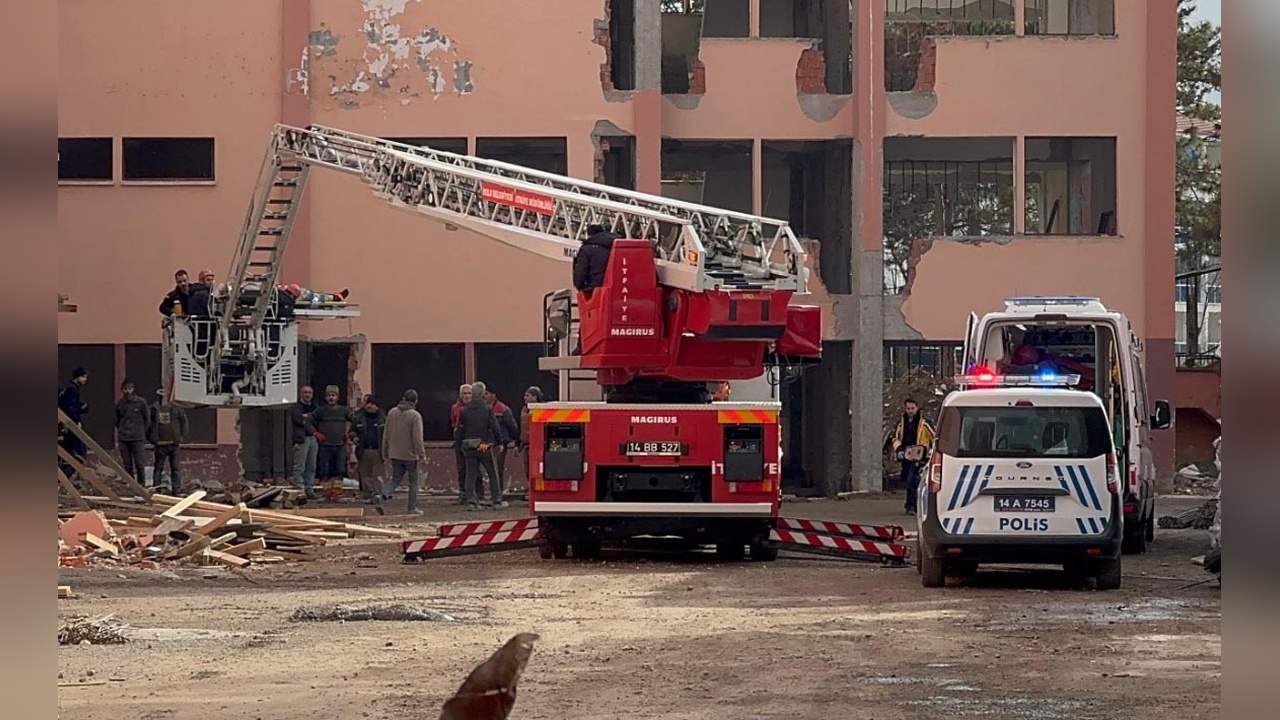 İşçi İskelenin Kenarından Düşerek Yaralandı