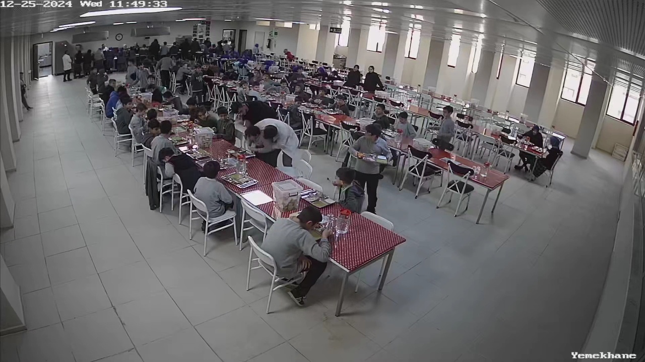 Öğrencinin Hayatı 'Heimlich' ile Kurtarıldı
