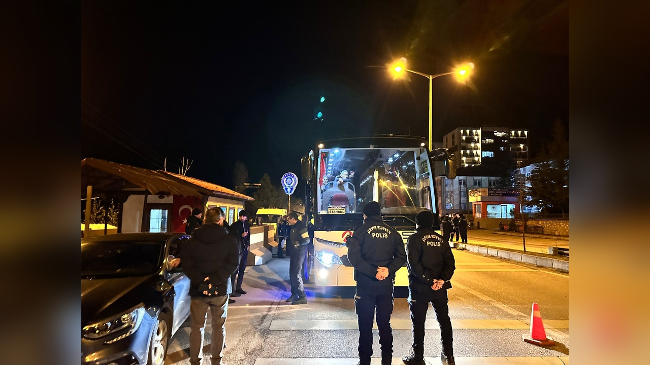 Otobüste 9 Kaçak Göçmen Ele Geçirildi