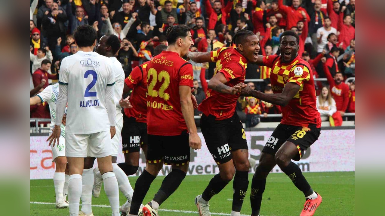 Savunma Hattı Göztepe'ye Gol Katkısı Sağladı