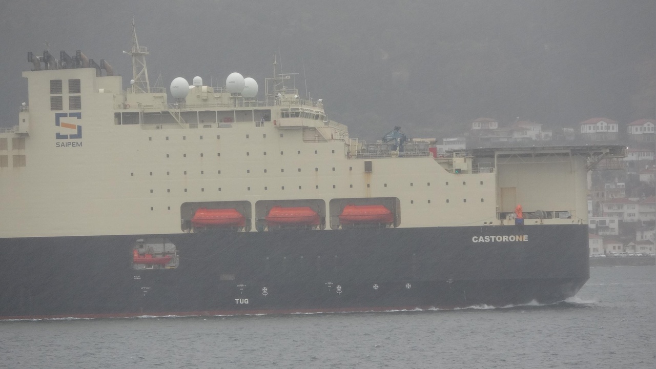 Çanakkale Boğazı'ndan Doğal Gaz Gemisi Geçiş Yaptı