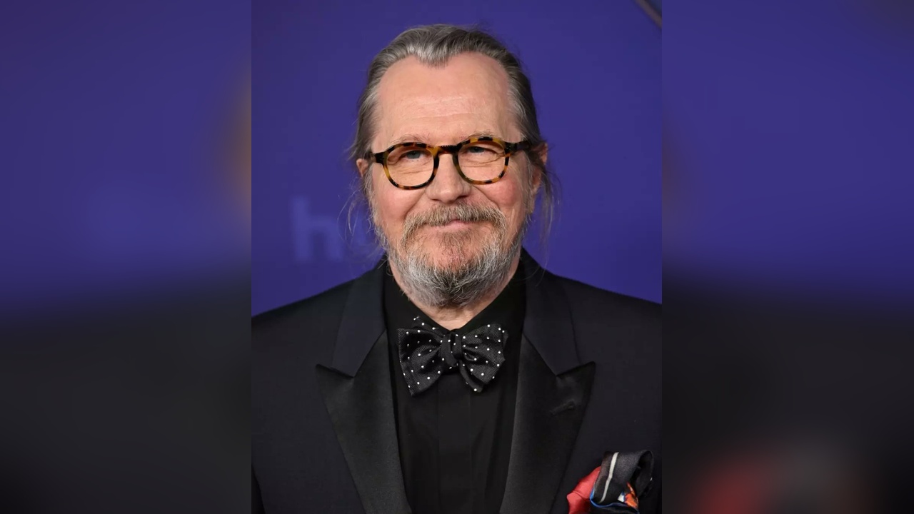 Gary Oldman'dan Gizli Servis İçin Özel Performans