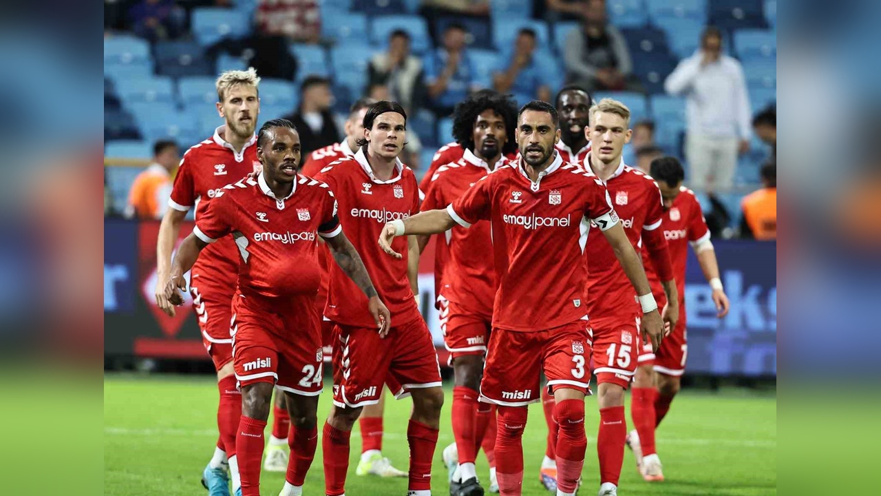 Sivasspor Tarihi Bir Başarıya İmza Attı