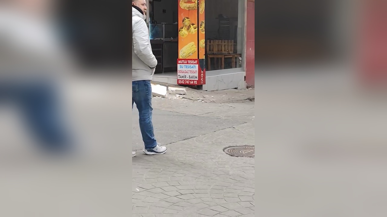 Kamyon Çarpması Sonucu Balkon Hasar Gördü