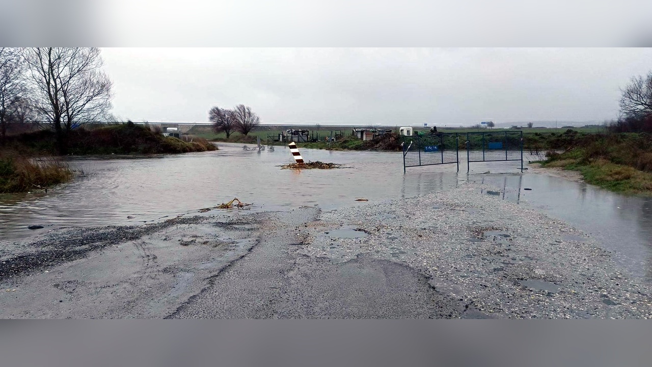 Şiddetli Yağışlar Tekirdağ'ı Vurdu: Yol Kapatıldı