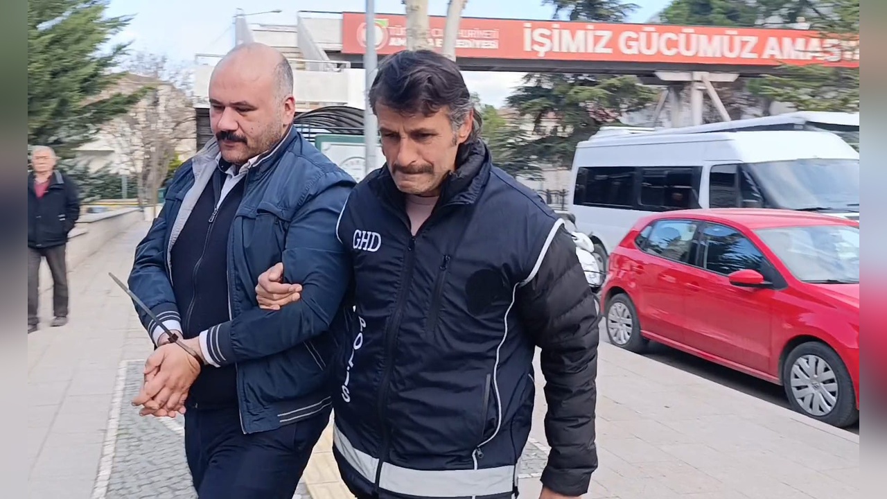 Otobüste 9 Kaçak Göçmen Ele Geçirildi