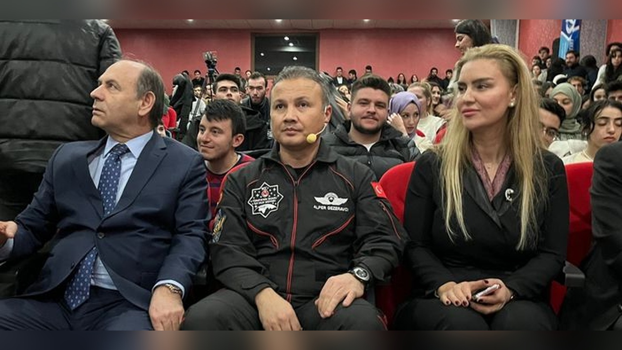 Öğrencilerle Buluşma: Alper Gezeravcı'nın Etkileyici Konuşması