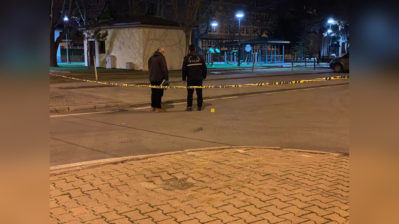Kayseri'de Çocuk Görme Amacıyla Gelen Birey Bıçaklı Saldırıya Uğradı