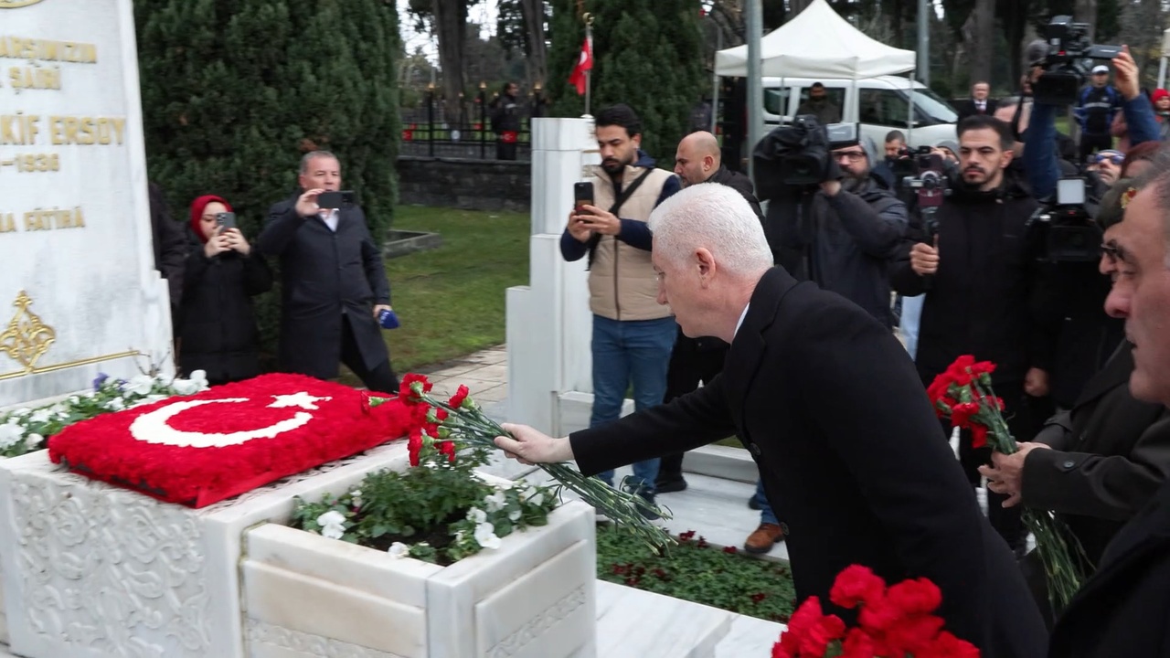 Mehmet Akif Ersoy, Edirnekapı Mezarlığı'nda Anıldı