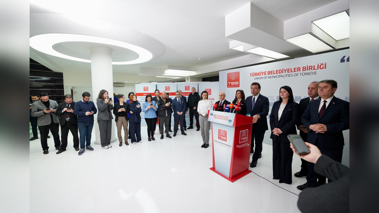 İmamoğlu, Suriye'ye Destek Vermeye Hazır Olduğunu Açıkladı